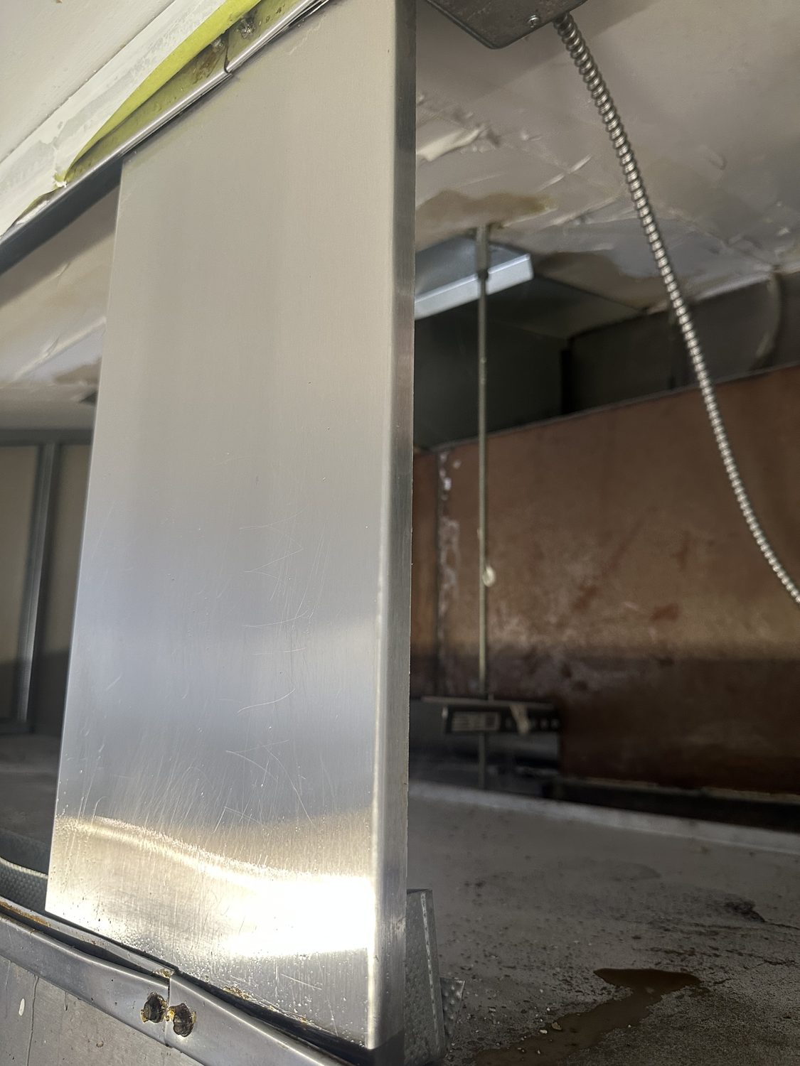 Residential kitchen range hood cleaned and degreased